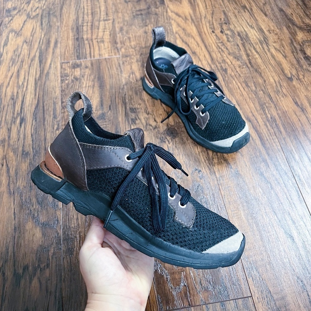 Danner • Overlook Knit Low Sneaker black lace up brown leather hiking trail